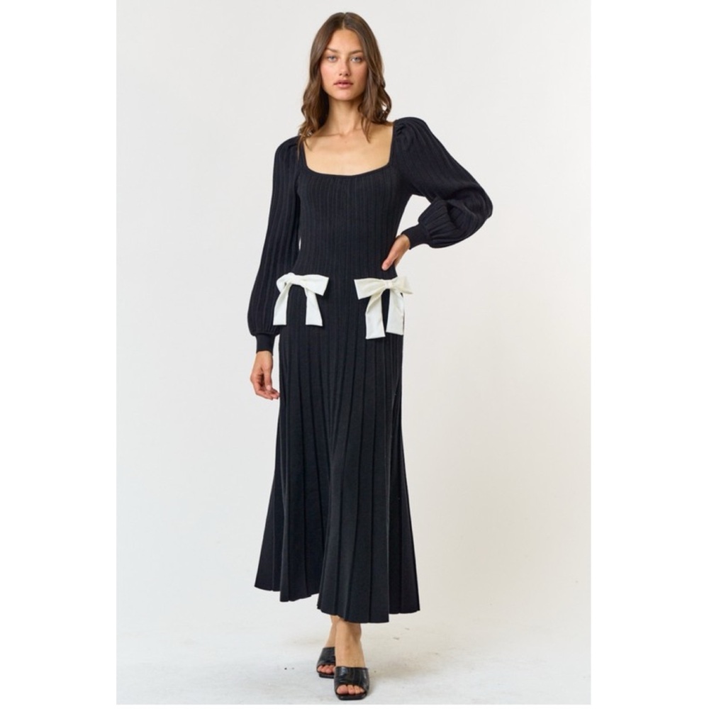 435 • Black Viscose Blend Pleat Knit Scoop Neck White Bows Balloon Sleeve Dress - Picture 2 of 5